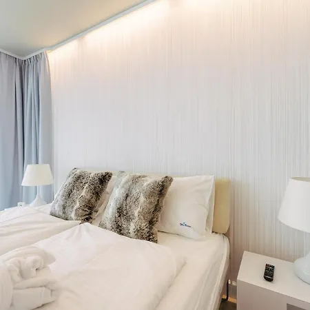Z Widokiem Na Morze Z Aneksem Kuchennym I Basenem Ultra Marine Apartmán