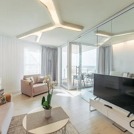 Z Widokiem Na Morze Z Aneksem Kuchennym I Basenem Ultra Marine Apartmán