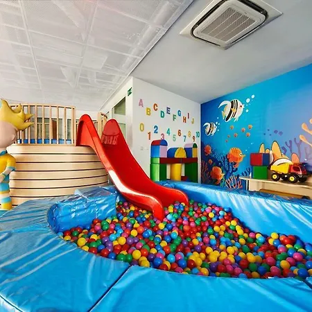 Apartmán Z Widokiem Na Morze Z Aneksem Kuchennym I Basenem Ultra Marine