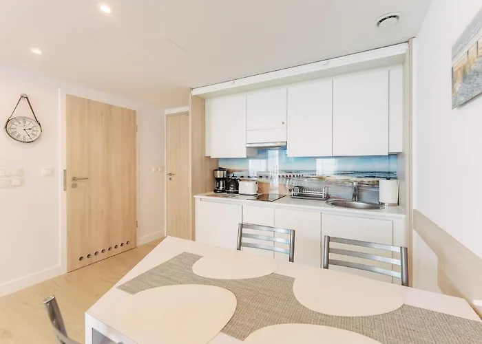 Z Widokiem Na Morze Z Aneksem Kuchennym I Basenem Ultra Marine